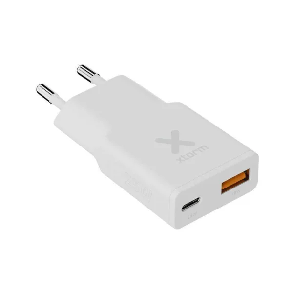 Xtorm Go2 Series SlimLine Wand-Ladegerät 25W 1x USB-C/ 1x USB-A weiß
